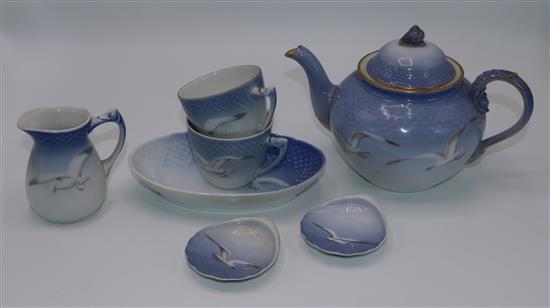 Bing & Grondahl Seagull and scale pattern tea and coffee service (51 pieces, 2 a.f)